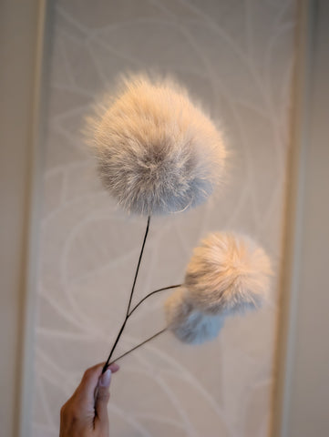 Fluffy pompoms | Beige | 70cm |