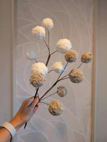 Glitter pompoms | Beige | 51cm |