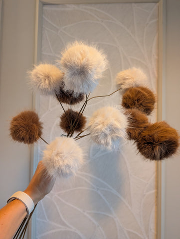 Fluffy pompoms | Beige | 70cm |
