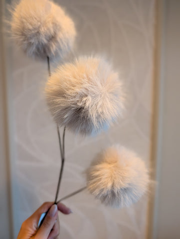 Fluffy pompoms | Beige | 70cm |