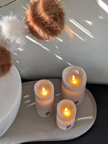 Luxe PTMD LED Kaars met Beweegbare Vlam – Taupe | Maten S, M & L